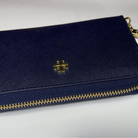 NWOT TORY BURCH NAVY WALLET WITH DETACHABLE WRISTLET STRAP - Picture 5 of 16